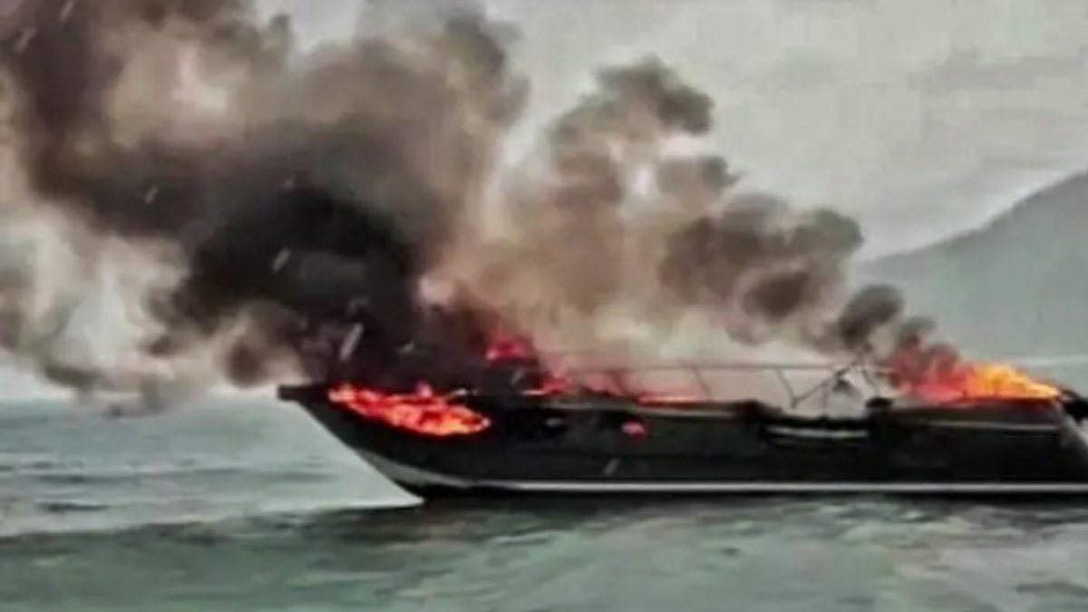 Lancha pegou fogo em Maresias - Divulgação/Grupamento de Bombeiros Marítimo