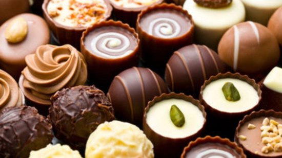 Doceria paga por hora para degustadores de chocolates - Freepick
