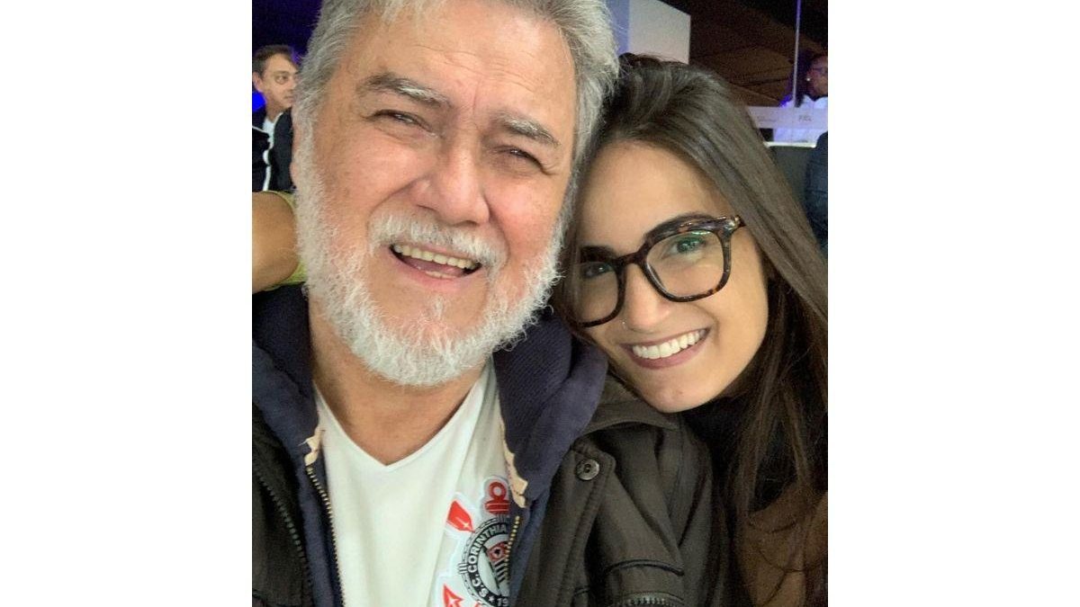 Mari Palma é só grude com o pai, Luiz (Foto: Reprodução/Instagram @