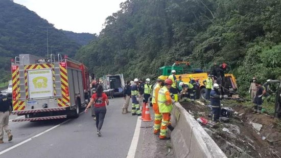 Até o momento, infelizmente, o acidente deixou 12 mortos e 9 feridos - Divulgação/BPMOA