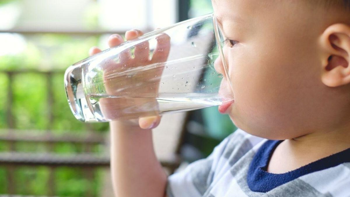 Não beber água aumenta 100 calorias - reprodução / Getty Images