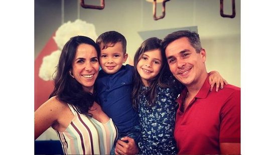 Ivan Moré, a esposa Mariana, e os filhos Lui e Mel (Foto: Reprodução / Instagram 
