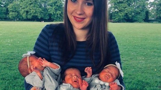 deu à luz a três bebês - Reprodução / DerbyshireLive