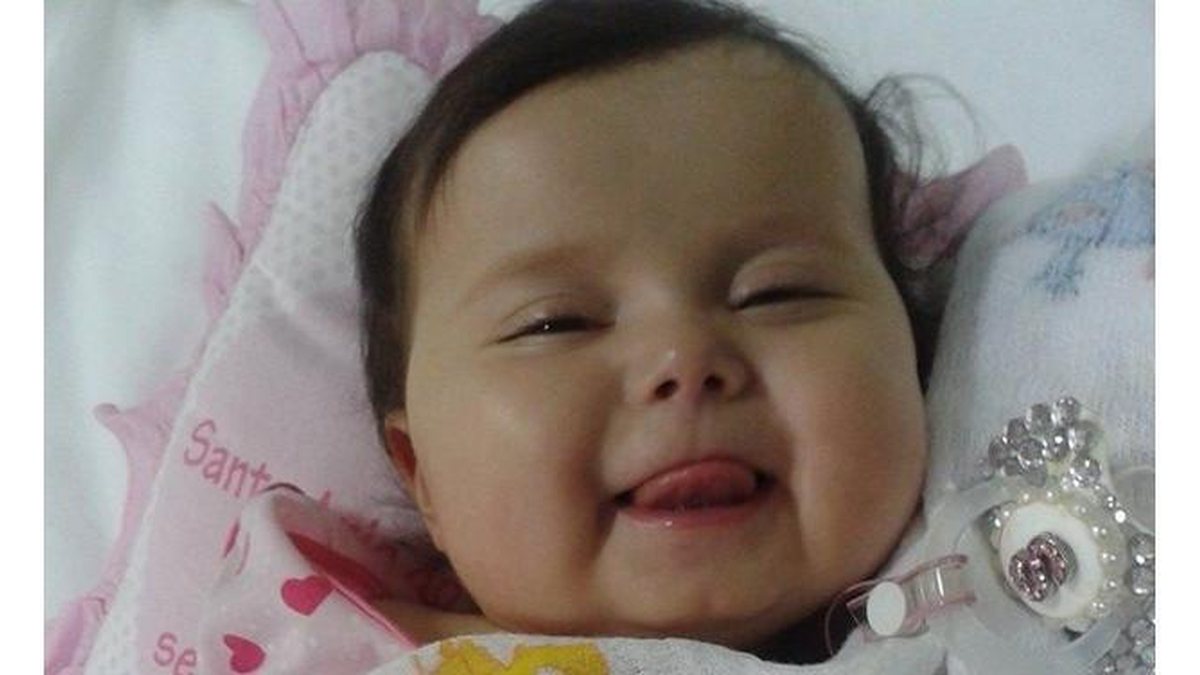 Imagem Família de Sofia recebe R$ 2,2 milhões para pagar transplante