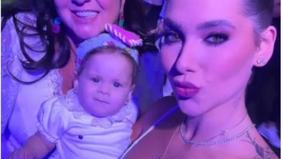 Filha de Virginia faz xixi em roupa de R$25 mil da mãe durante festa infantil luxuosa - Reprodução/Instagram