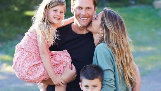 Post feito nas redes sociais de Tom Brady mostrando o novo membro da família - Reprodução/Instagram