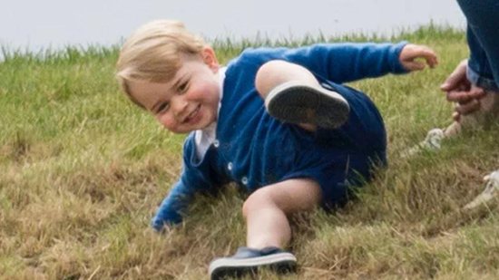 Príncipe George está com oito anos e já pode usar calças ao invés de shorts o dia todo - Reprodução/ Instagram