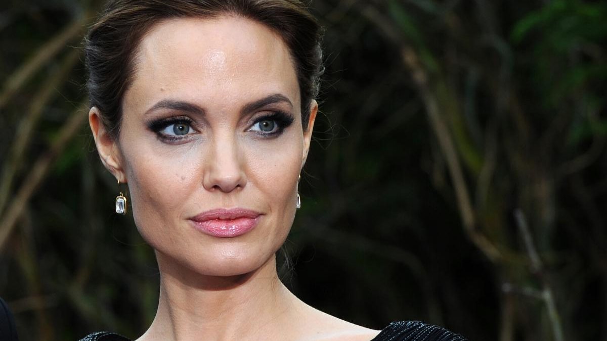 Angelina e os seis filhos. A atriz não tinha o sonho de ser mãe - reprodução / Getty Images