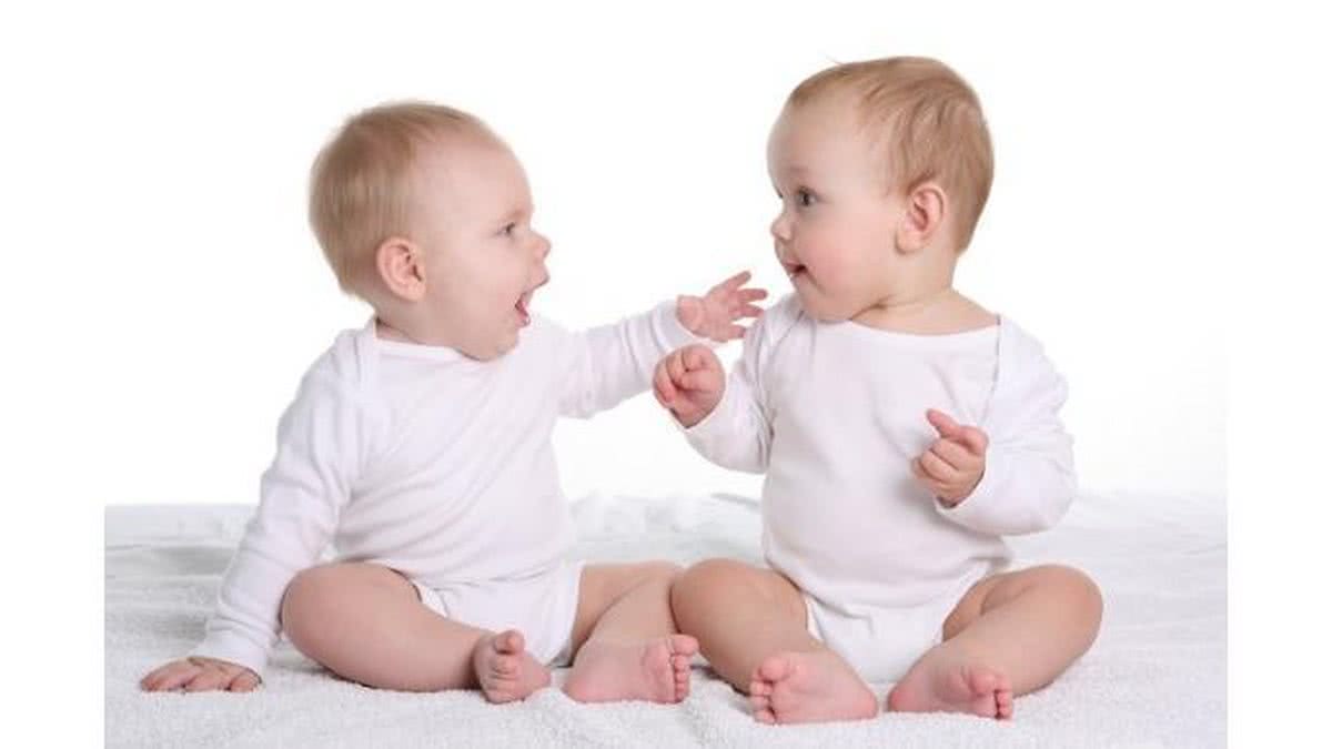 two-babies-talking-picture-id147661742 - Foto: istock
