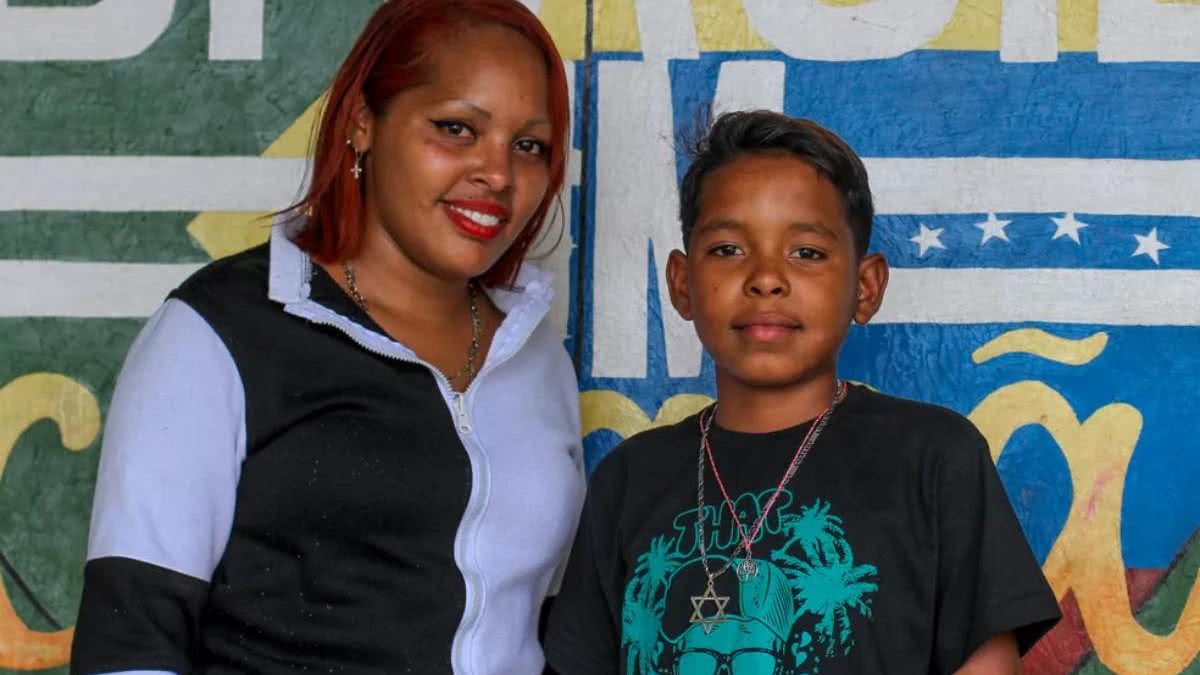 Alícia teve a ajuda de duas ONG´s para levar o filho adolescente ao Brasil - Getty Images