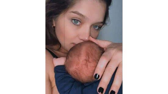 Imagem Filha do cantor Leandro compartilha foto com bebê e lembra do pai