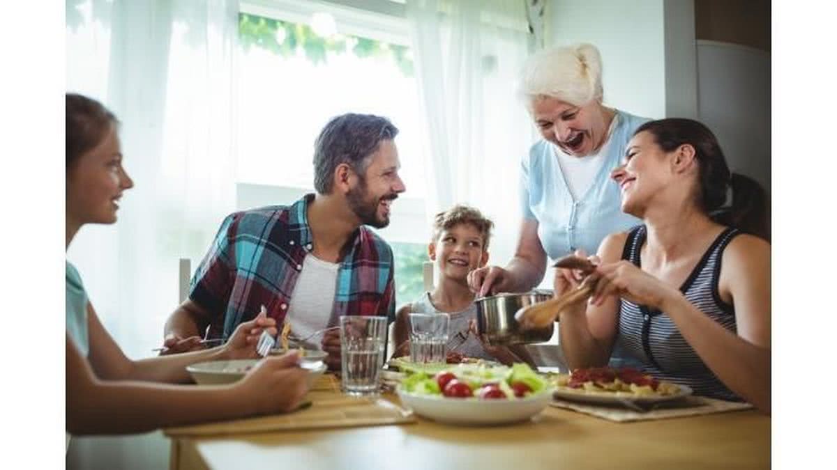 A alimentação em família faz toda a diferença - Getty Images