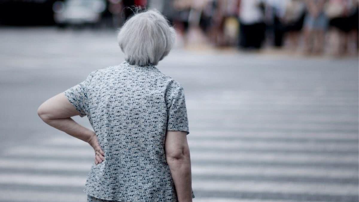 Idosos acima de 70 anos podem continuar em isolamento por mais tempo. - Lintao Zhang/Getty Images
