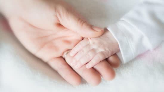 Óleo de massagem para bebê: Óleo Recém-Nascido, Johnson’s - Divulgação