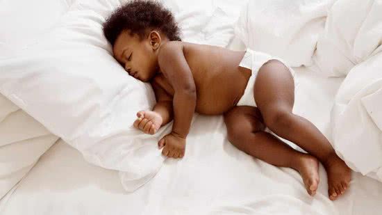 É importante se atentar aos cuidados com a pele do bebê - Shutterstock