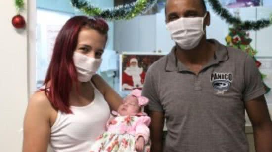 Bebê que chegou a pesar 395 gramas recebe alta hospitalar - reprodução Diário Popular