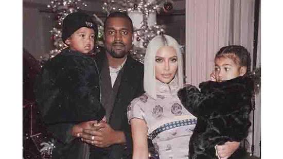 Kim Kardashian é criticada por um detalhe no visual de sua filha - reprodução instagram