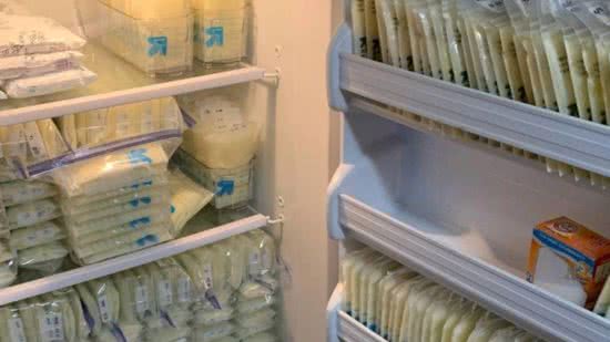 Mamadeiras vazias prontas para serem enchidas com leite materno para doação - Reprodução /Foto: Katy Bannerman