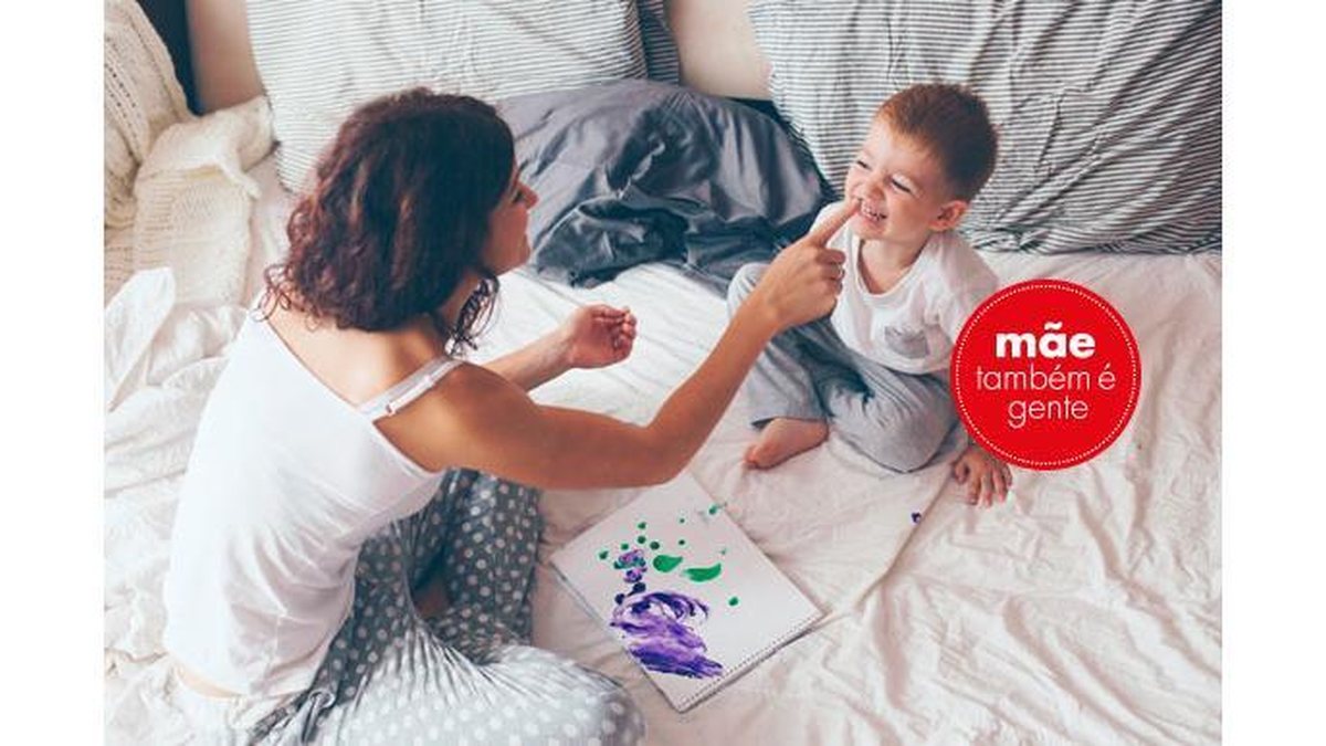 Faça uma obra de arte com seu filho; assim vocês irão lembrar um do outro durante o dia - Shutterstock