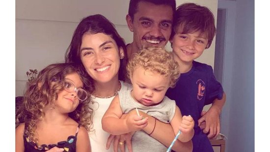 Felipe Simas comemora aniversário da mãe e da filha com homenagem - Reprodução/ Instagram