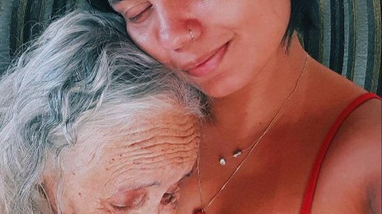 Jéssica cuida da avó desde o início do Alzheimer - Reprodução/ Instagram/ @jehribeiros
