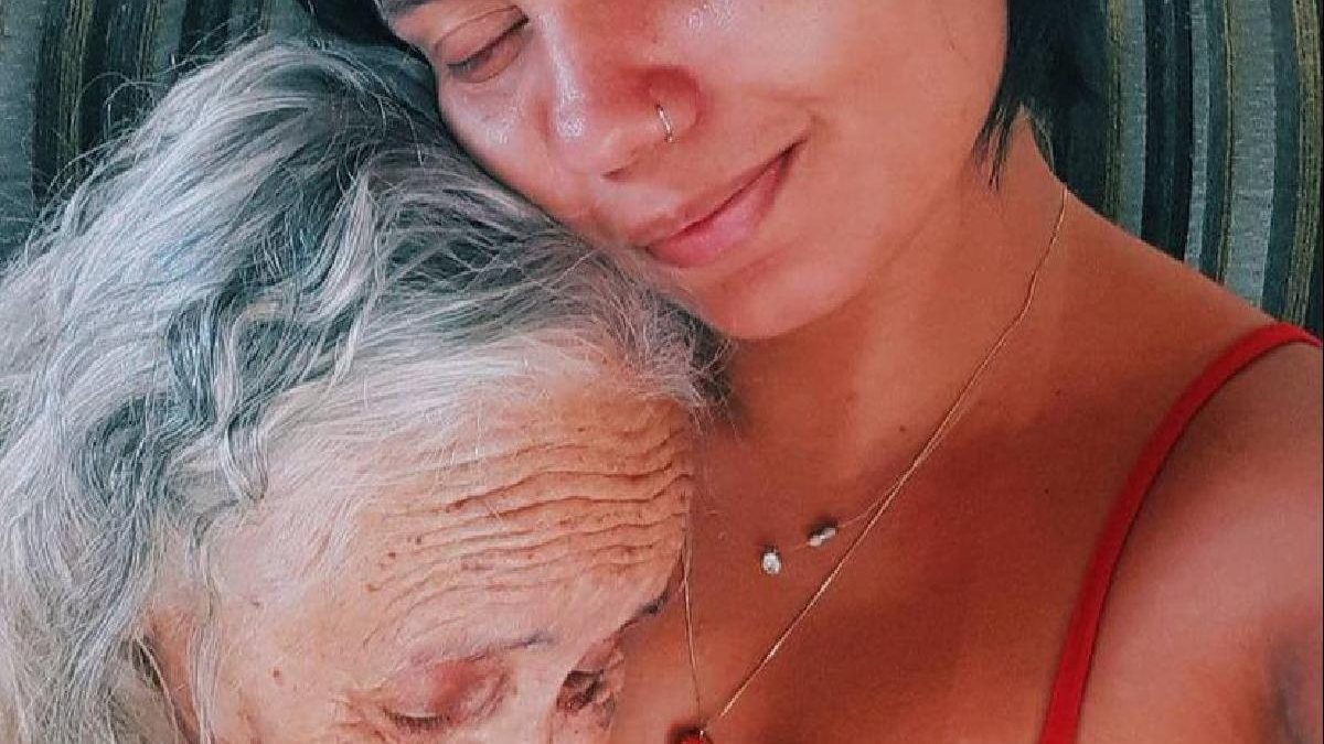Jéssica cuida da avó desde o início do Alzheimer - Reprodução/ Instagram/ @jehribeiros