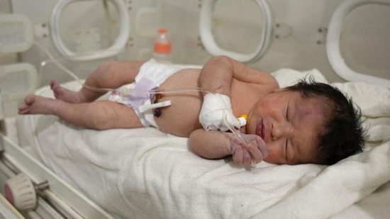 Aya, a bebê que nasceu durante o terremoto na Síria - Reprodução