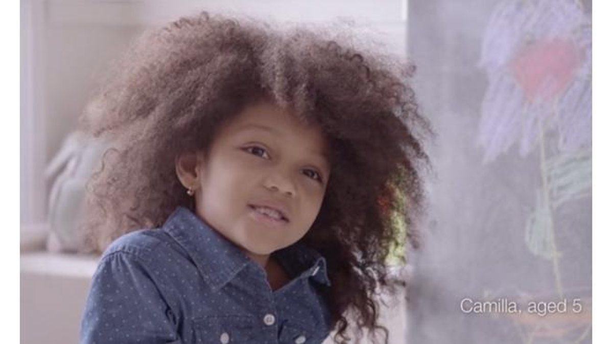 Imagem Campanha incentiva meninas a gostarem de seus cabelos cacheados