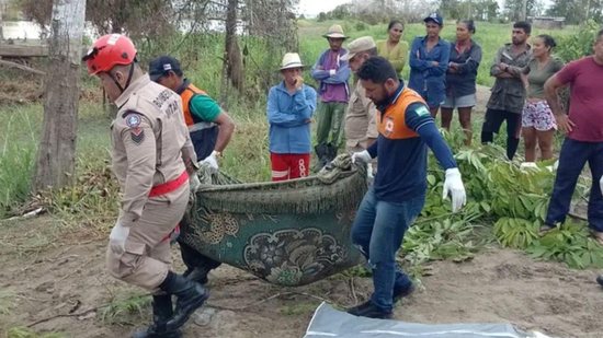 Corpos foram resgatados pelo Corpo de Bombeiros, no interior do Amazonas - Reprodução/Corpo de Bombeiros