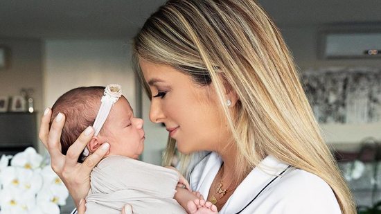 Ticiane Pinheiro é mãe de Manuella, de 1 mês - Reprodução/Instagram