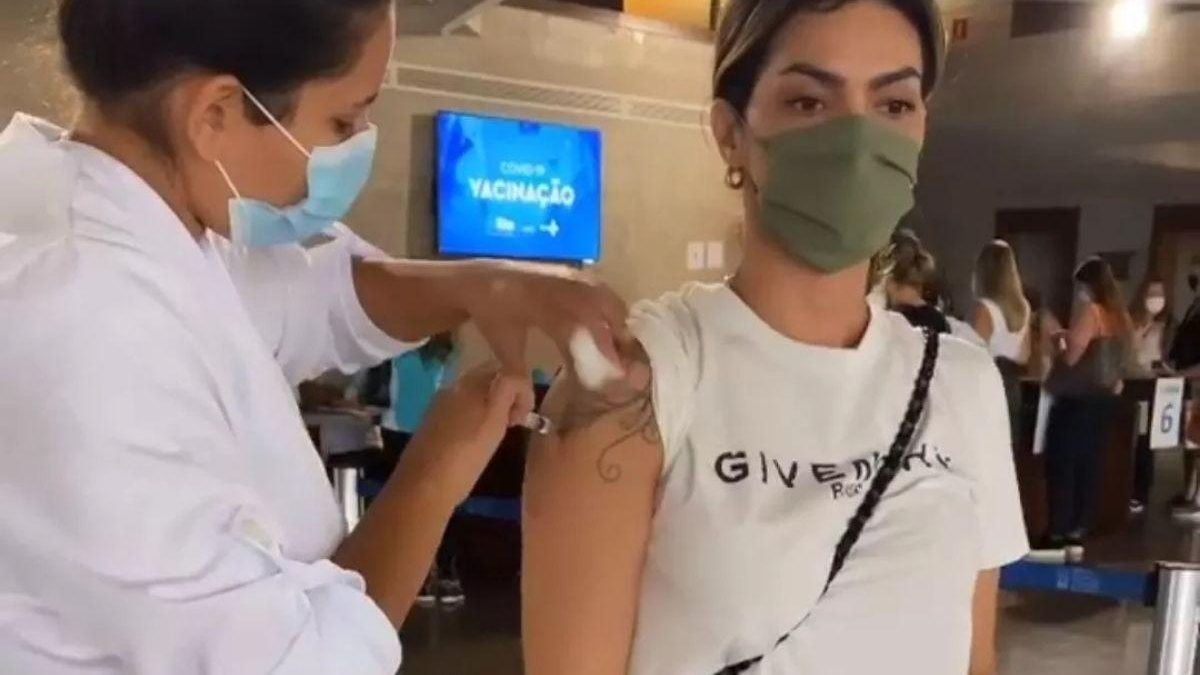 Kelly Key é vacinada contra covid-19 - Reprodução/ Instagram