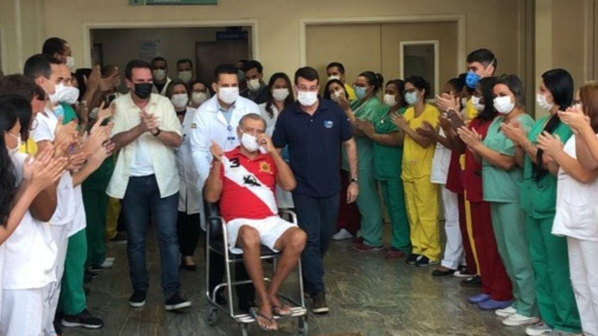 Último paciente internado do hospital Ronaldo Gazolla recebe alta da covid - Último paciente internado do hospital Ronaldo Gazolla recebe alta da covid (FOTO: Reprodução / Reprodução/ TV Globo)