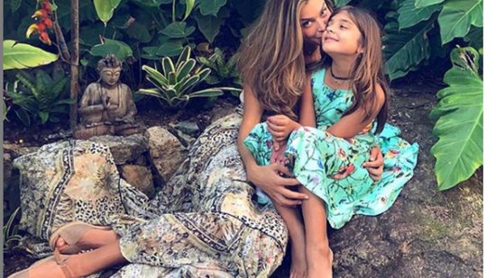 A atriz está aproveitando a quarentena ao lado de sua família - Reprodução/ Instagram @massafera