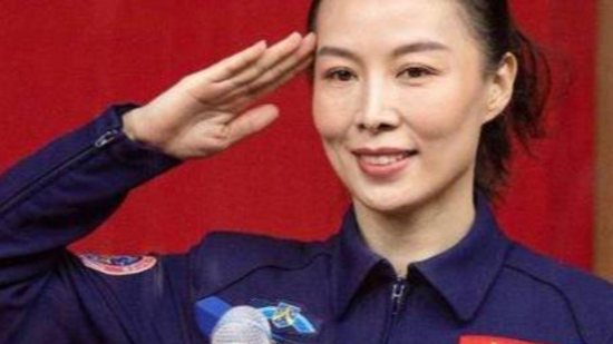 Primeira mulher chinesa a participar de caminhada espacial - Reprodução / R7