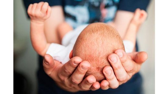 As áreas mais molinhas da cabeça dos bebês é chamada de moleira - Shutterstock
