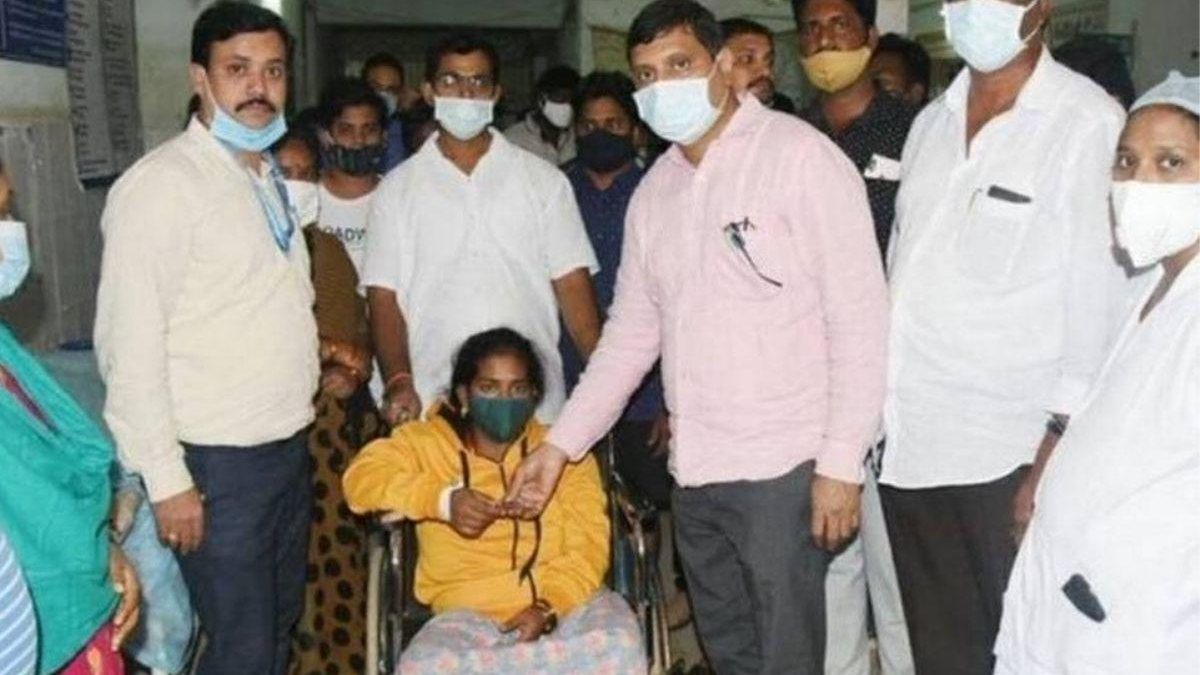 Equipes especiais foram enviadas para investigar a causa da doença entre os pacientes e os familiares - Reprodução / The Hindu