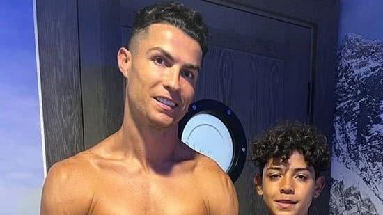 Cristiano Ronaldo apareceu com o corpo definido ao lado do filho de 11 anos - Reprodução/Instagram @cristiano