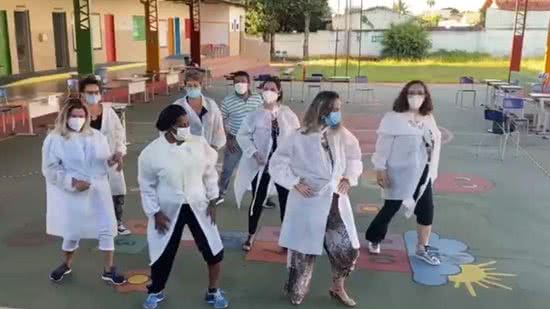 Profissionais de saúde viralizam dançamdo - Reprodução/ Facebook