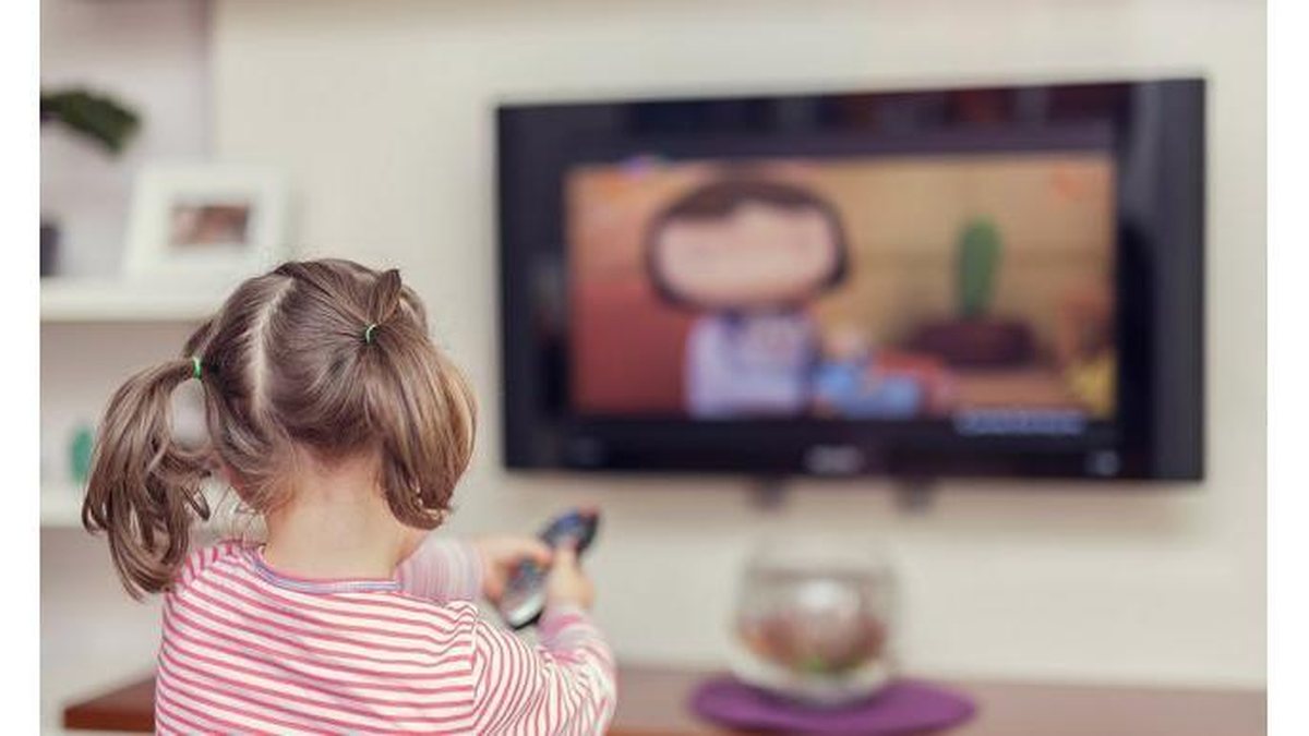 Tempo passado assistindo TV caiu mais de 20% entre 2014 e 2017 (Foto Divulgação: TET)