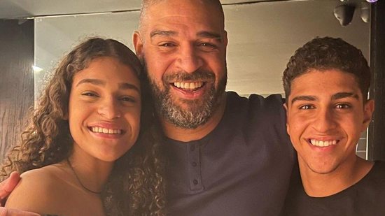 Os fãs apontaram a semelhança entre os filhos de Adriano Imperador e ele - Reprodução/Instagram @adrianoimperador