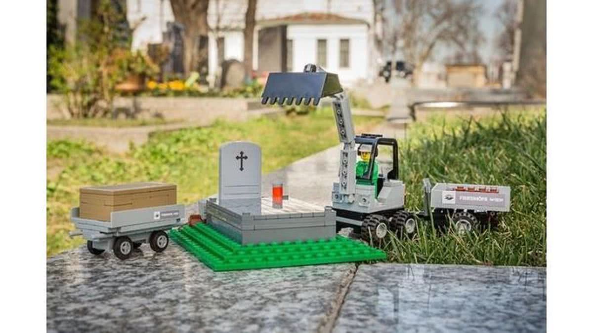 Imagem Lego lança brinquedos com tema de funeral para ajudar crianças a lidarem com a morte