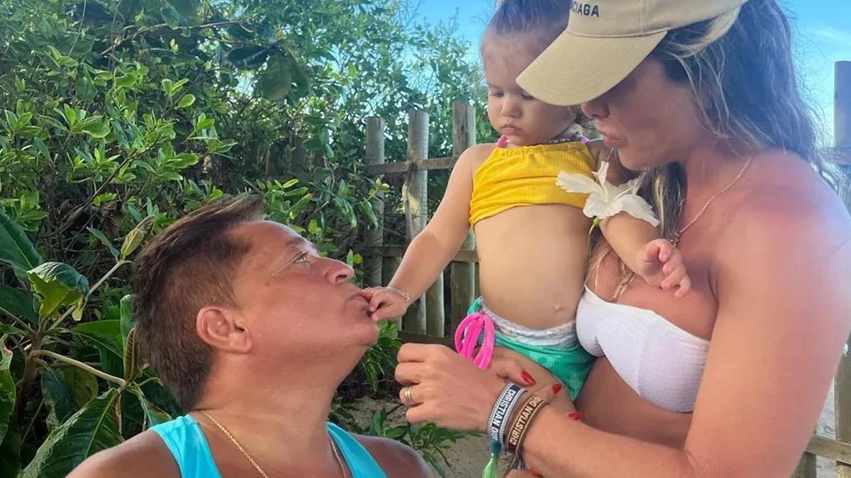 Poliana Rocha e Leonardo aparecem com as netas no colo em momento especial: “Amor de vô e vó” - Reprodução/Instagram