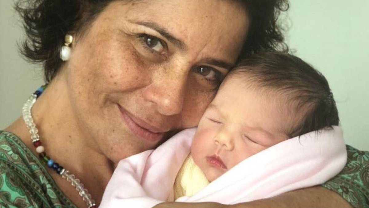 Mãe de Rafa Vitti com a neta - Reprodução / Instagram