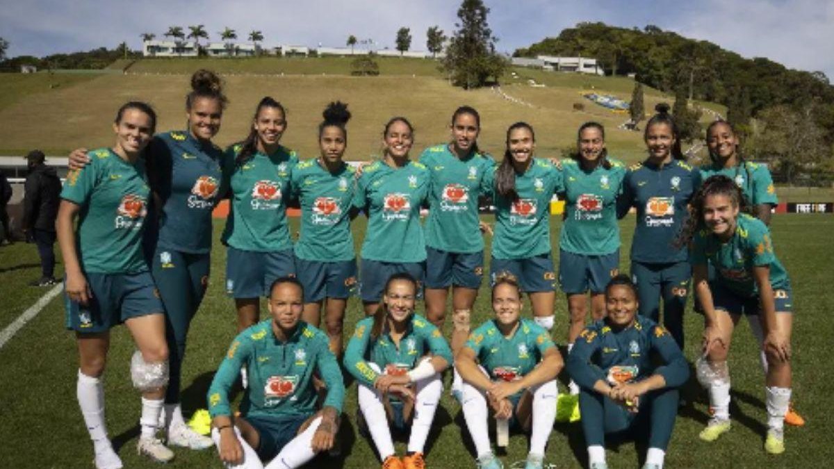 Jogadoras da Seleção Brasileira se emocionam com mensagens da família - Reprodução/ Instagram/ Thaís Magalhães