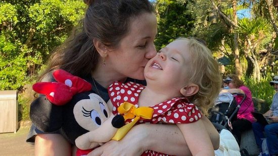 Alice na Disney com a família - Reprodução/Instagram @morganasecco