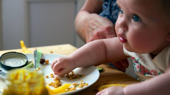 Dieta vegana para bebês e crianças faz mal, dizem médicos da Bélgica (foto: Getty)
