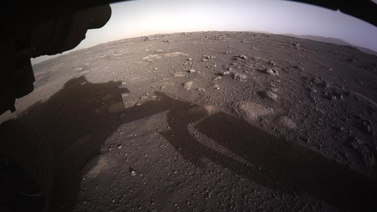 A primeira imagem de Marte fornecida pelo Perseverance chegou pouco depois do pouso - NASA/JPL-Caltech