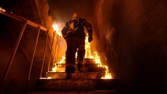 Residência pega fogo, mas imagem de Nossa Senhora Aparecida e terço ficam intactos, surpreendendo bombeiros - Divulgação/Corpo de Bombeiros