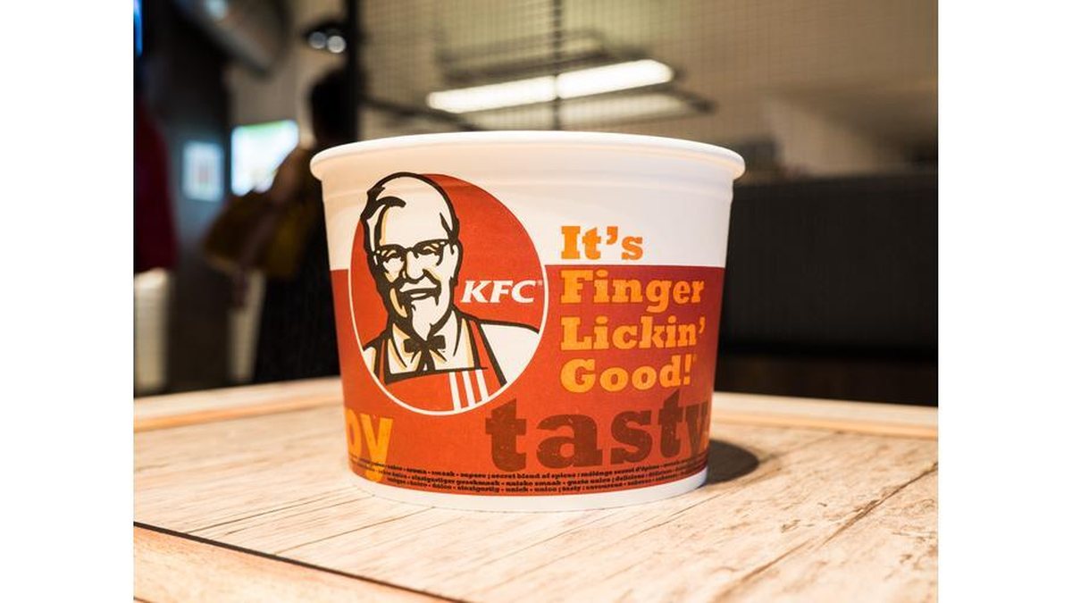KFC vai oferecer 11 mil dólares aos pais - iStock