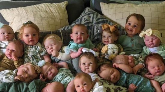 Mãe gasta R$ 100 mil com bonecas - Reprodução/ Instagram